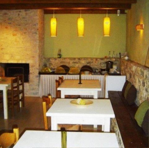 Vlyhada Guesthouse Pyrgos Dirou ภายนอก รูปภาพ