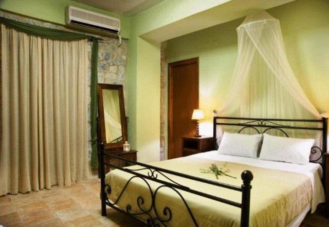 Vlyhada Guesthouse Pyrgos Dirou ห้อง รูปภาพ
